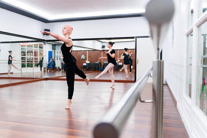 Aprende ballet con los profesores de Danzade Estudio de Danza
