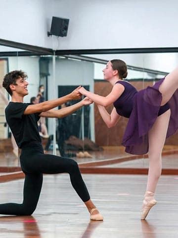 Déjate llevar por el ritmo en nuestra escuela de danza en A Coruña